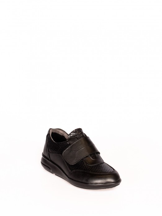 Sapato de Conforto em Pele Croco e Velcro