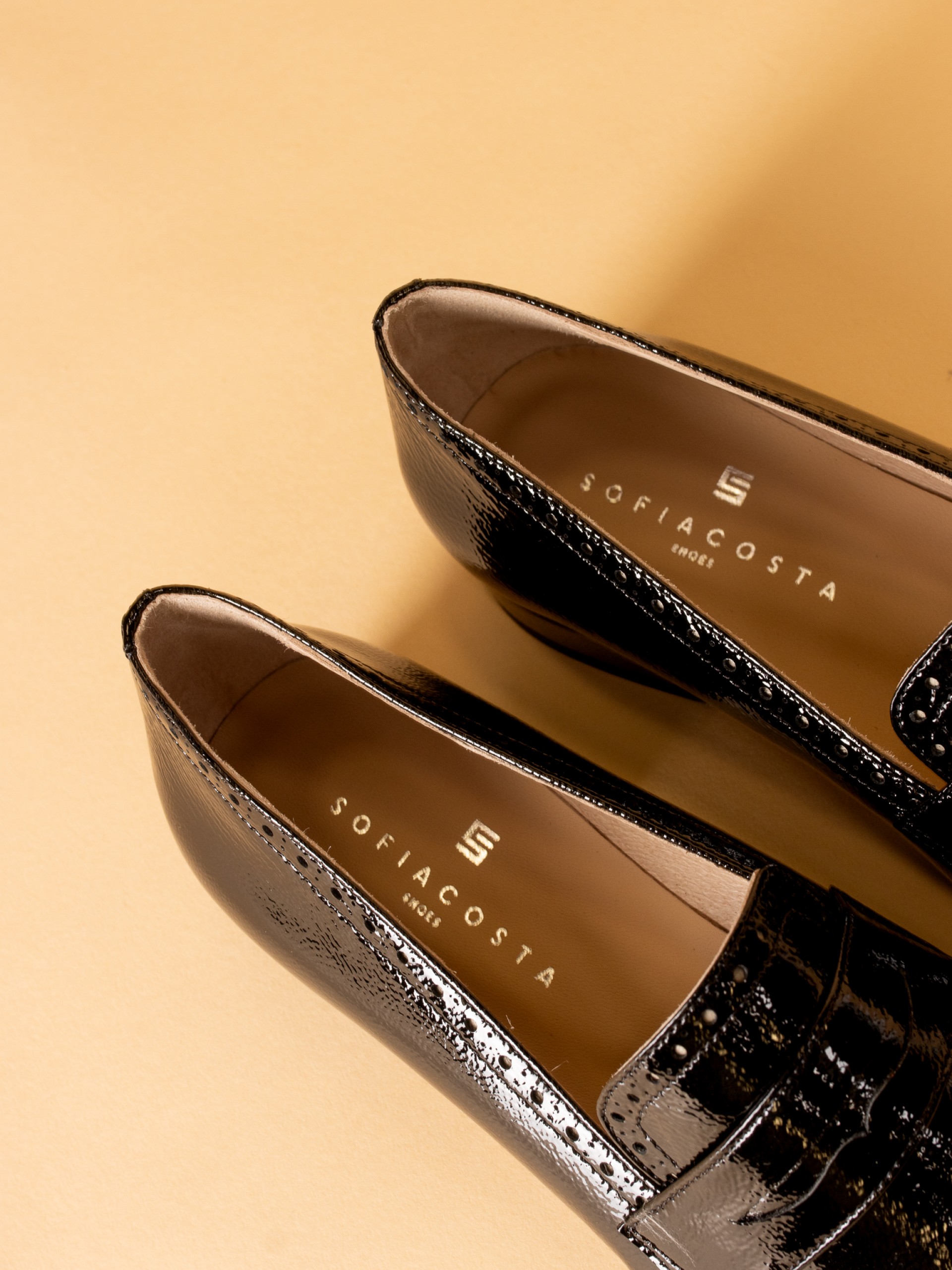 Sofia Costa Elegant Low-heel