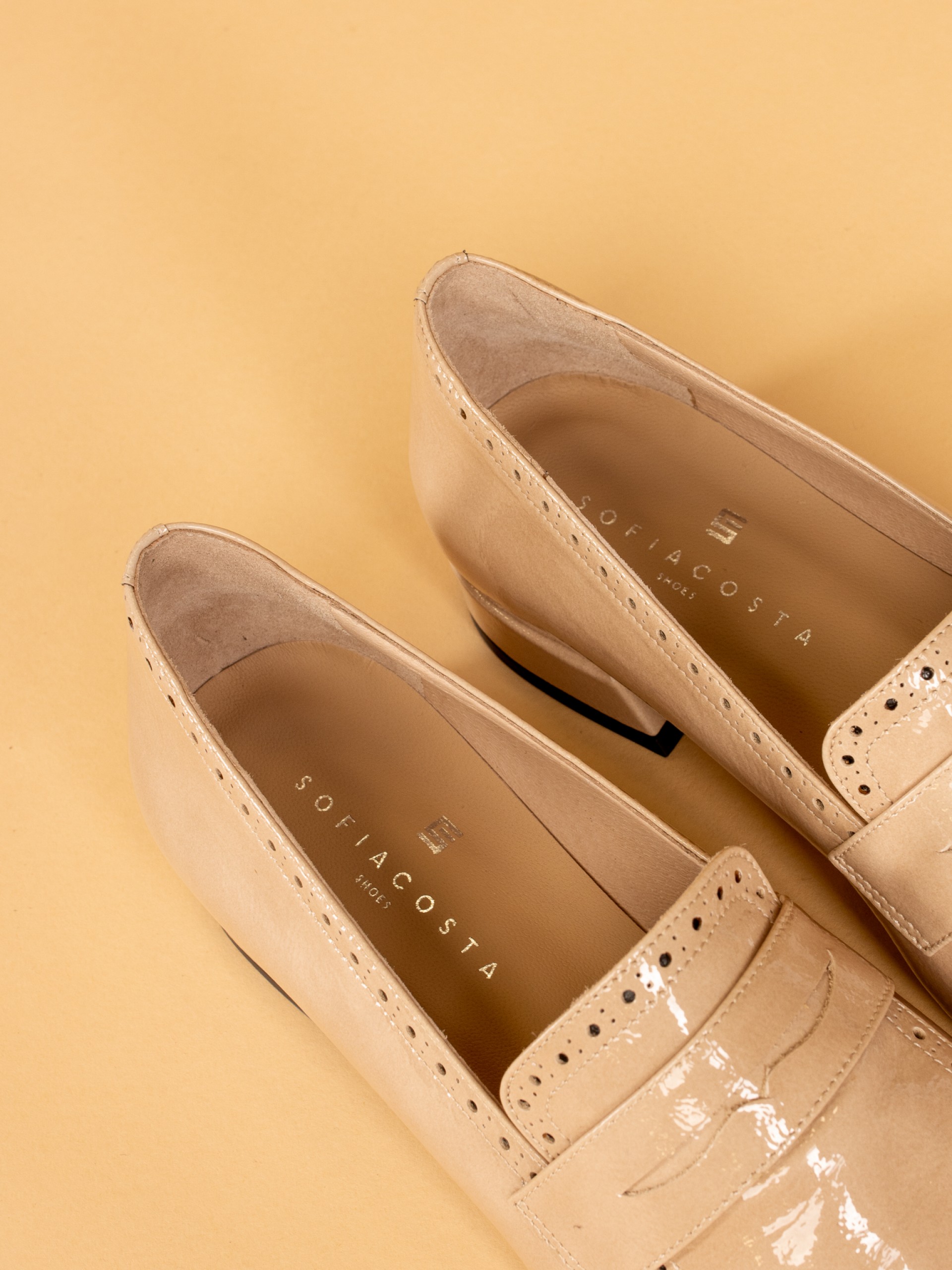 Sofia Costa Elegant Low-heel