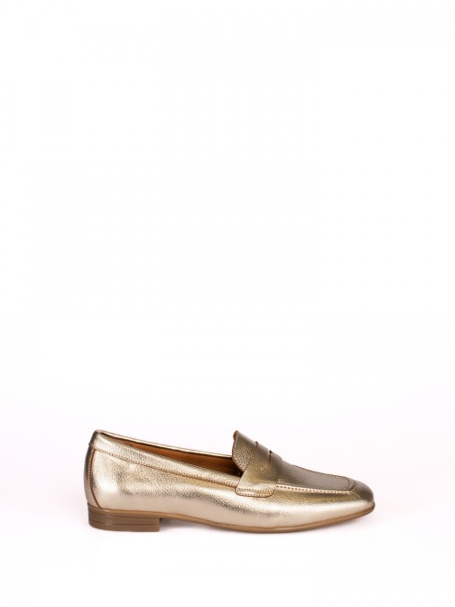 Mocassim em Pele Laminada com Travesso