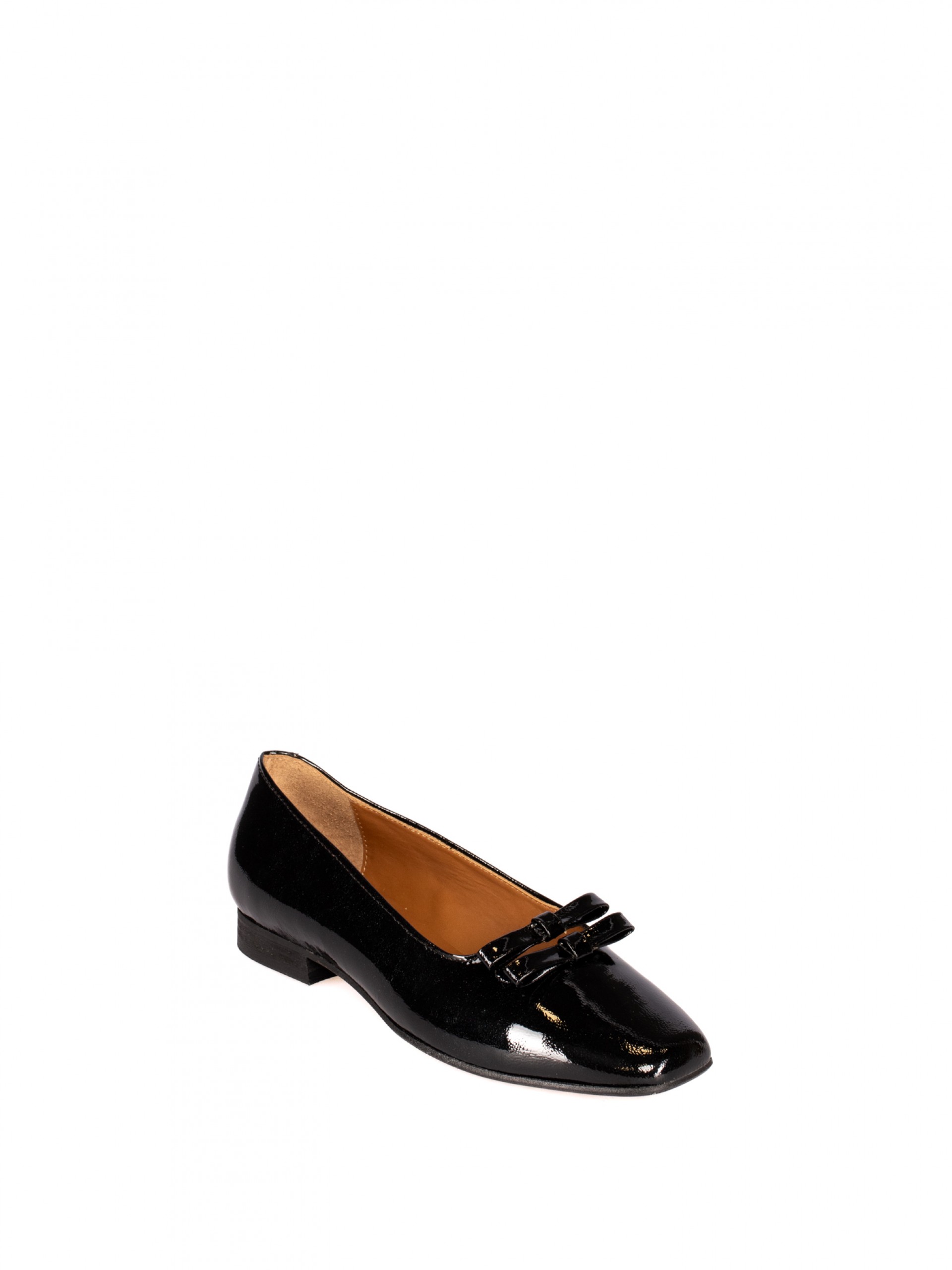 Flat shoes with bows in Varnish