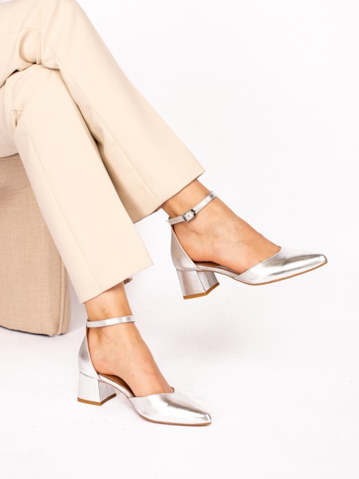 Medium Heel Shoe in Laminated Leather