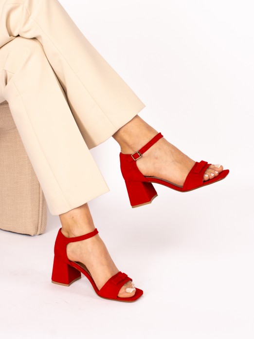 Sandlia Salto Alto com Detalhe de Lao em Camura