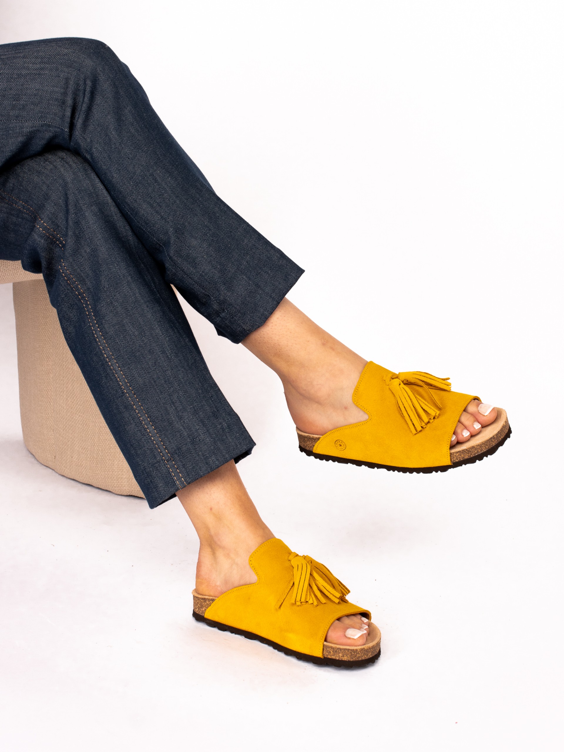 Chinela Bio com Berloques em Camurça