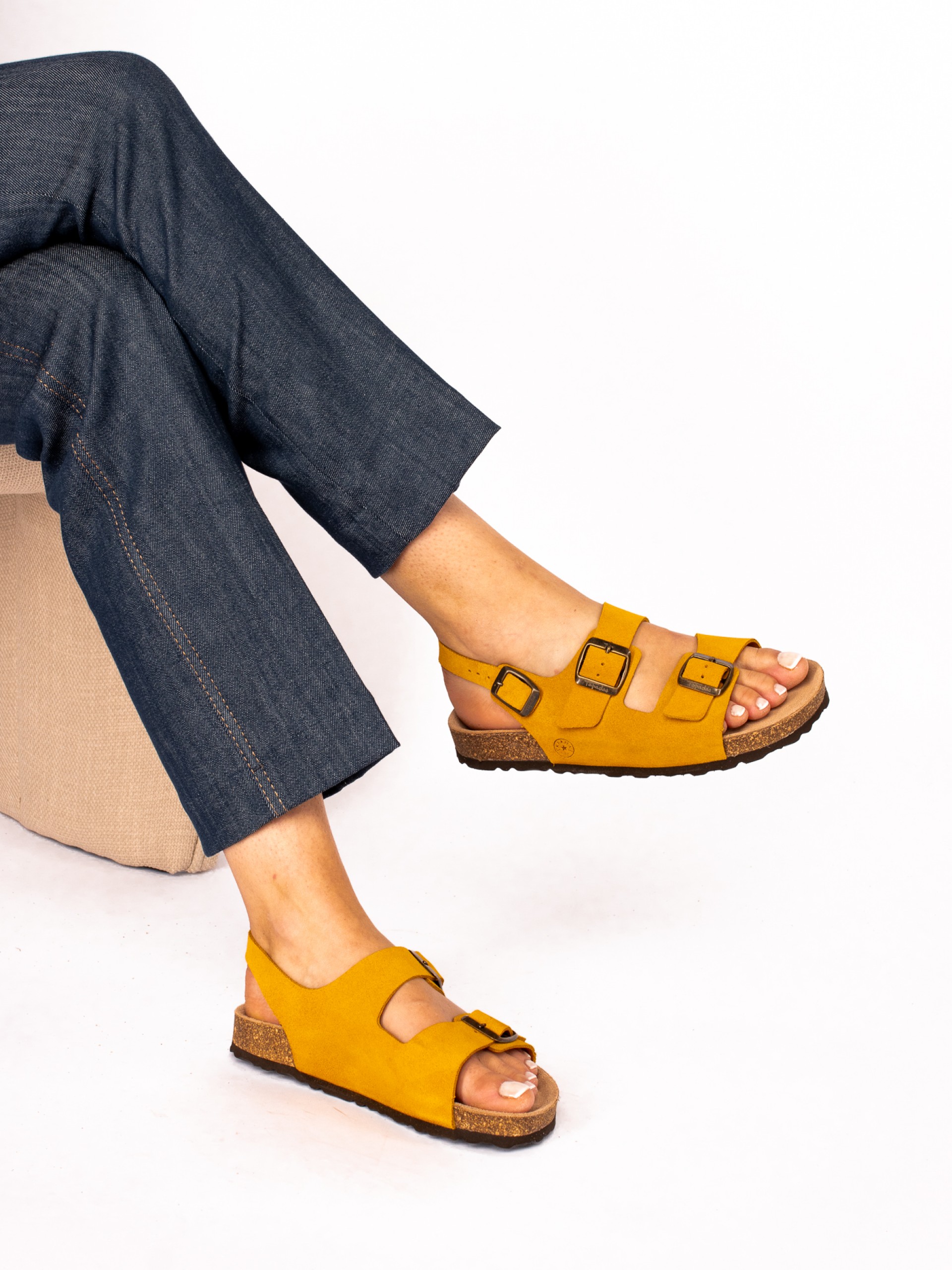 Sandália Bio com Fivelas em Camurça