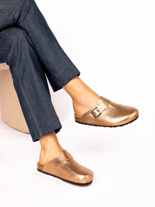Clogs in Metallic Leather