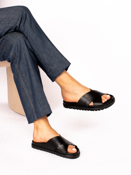 Chinelo Bio em Pele com tiras traadas