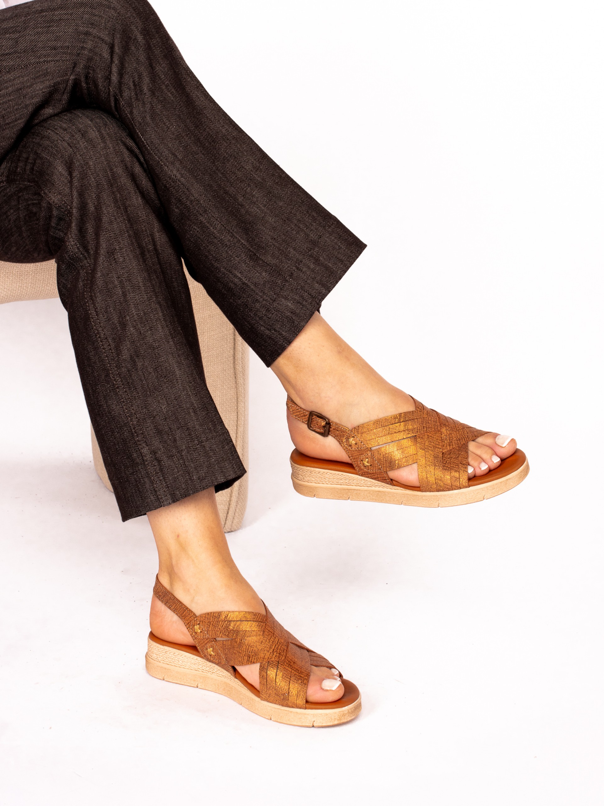 Sandália de Tiras cruzadas em Pele Fantasia