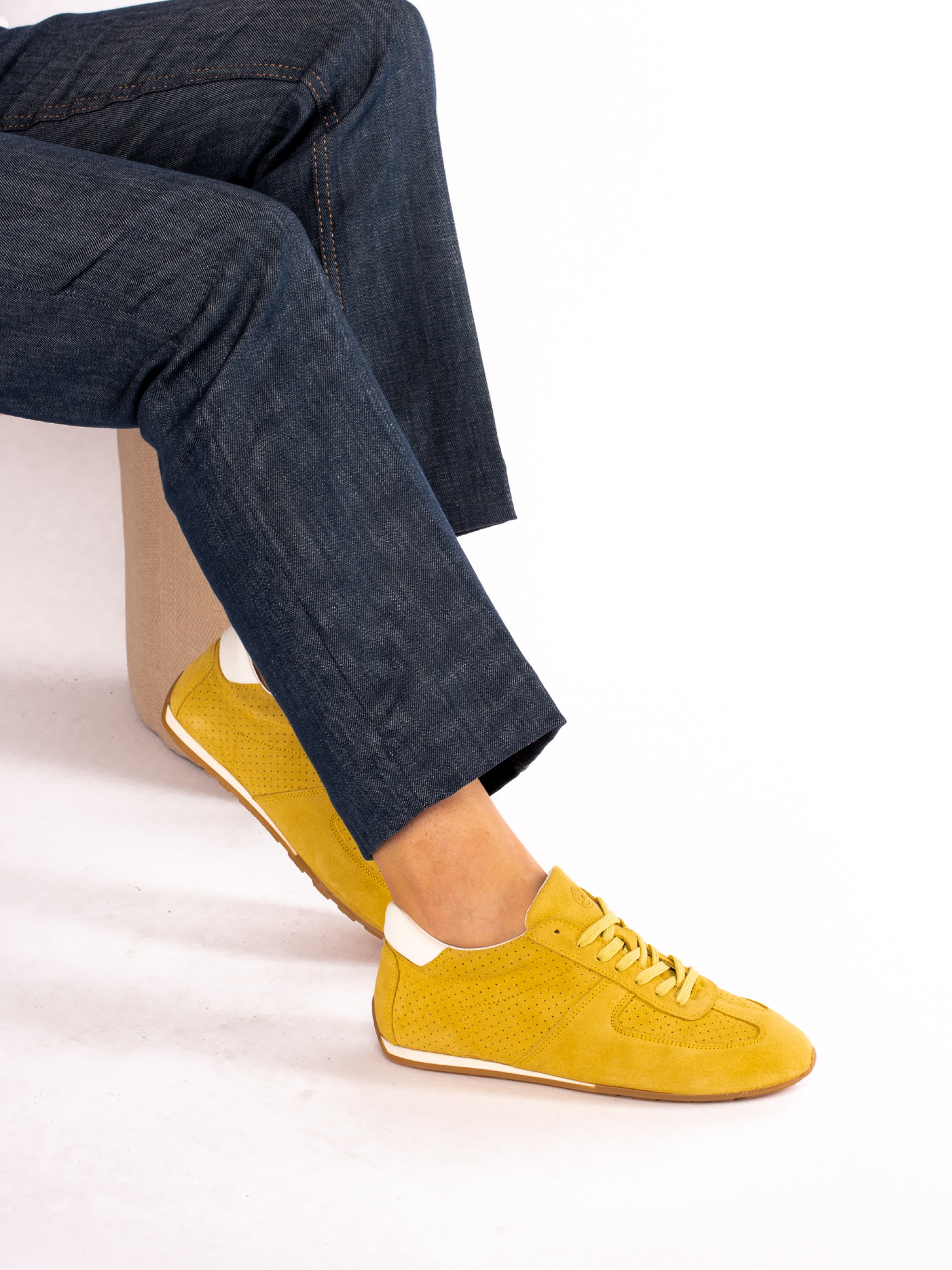 Sapato Desportivo em Camurça