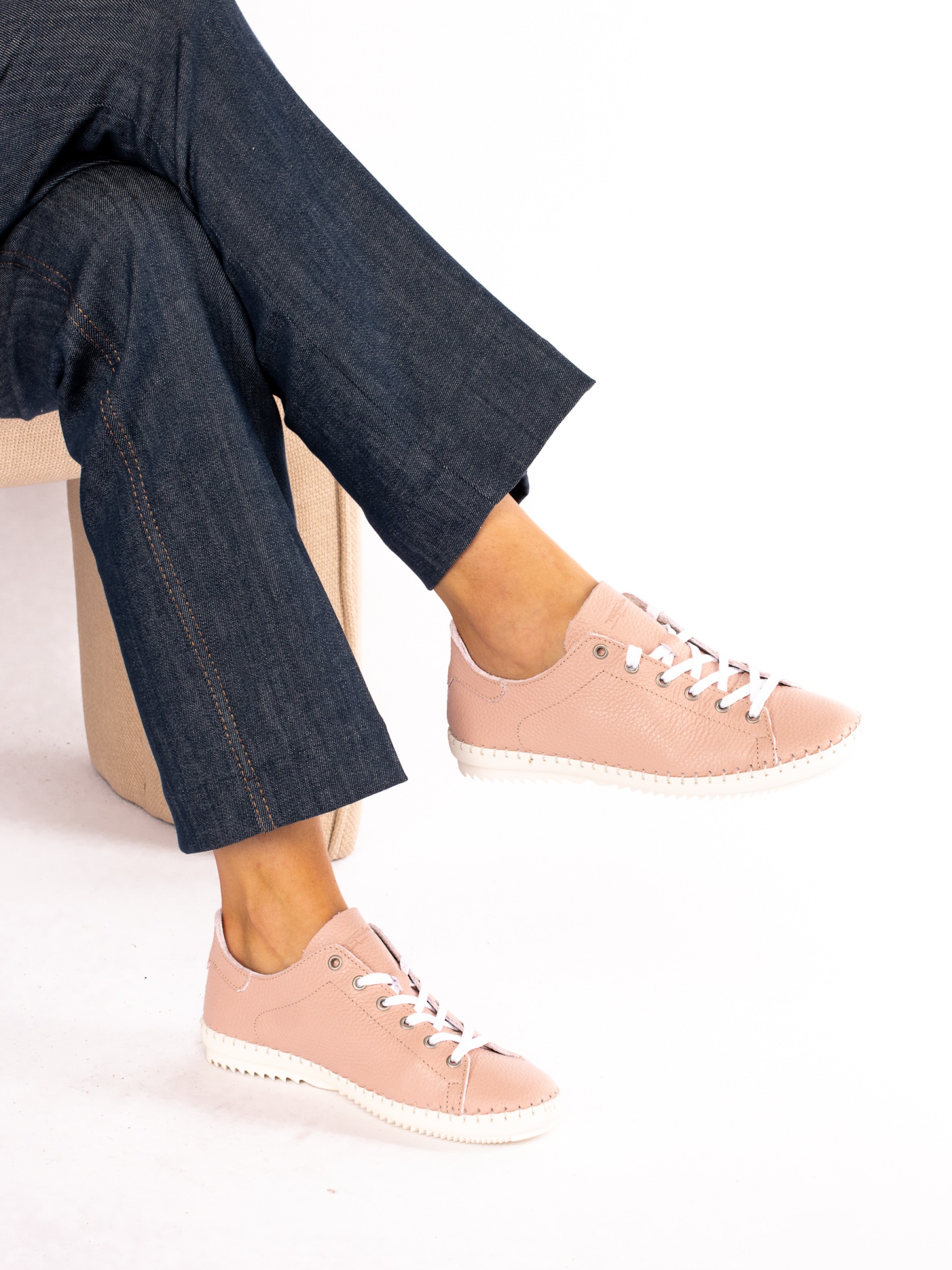 Sports Shoe in
Leather