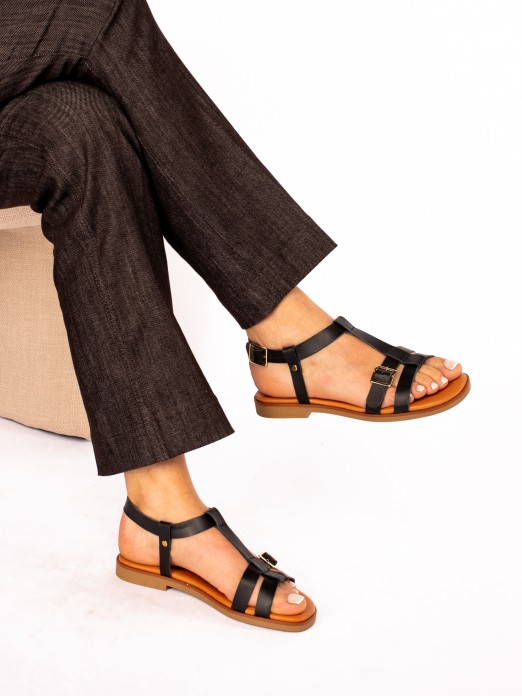 Sandlias com Fivela em Pele