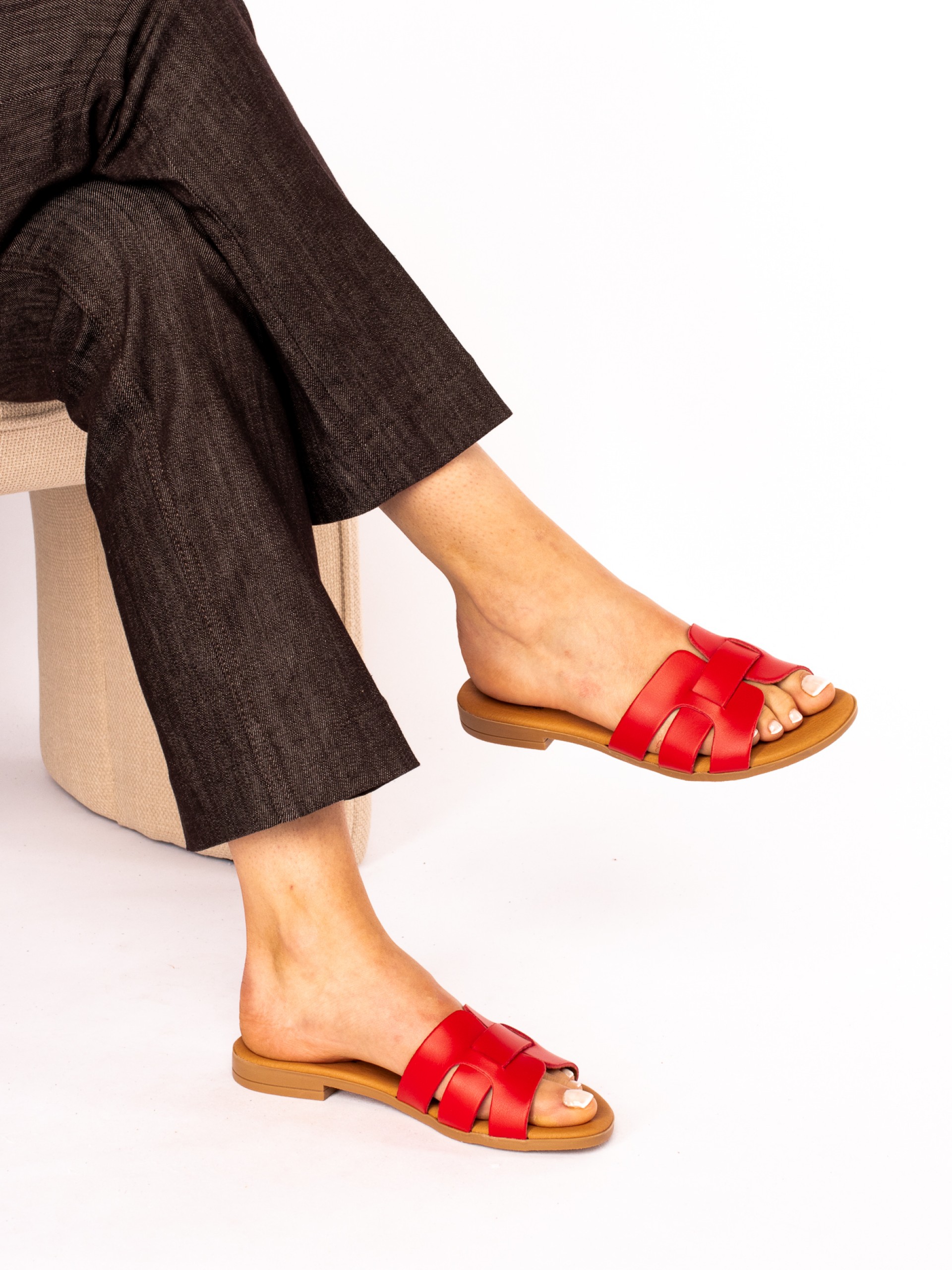 Chinela Tiras em Pele