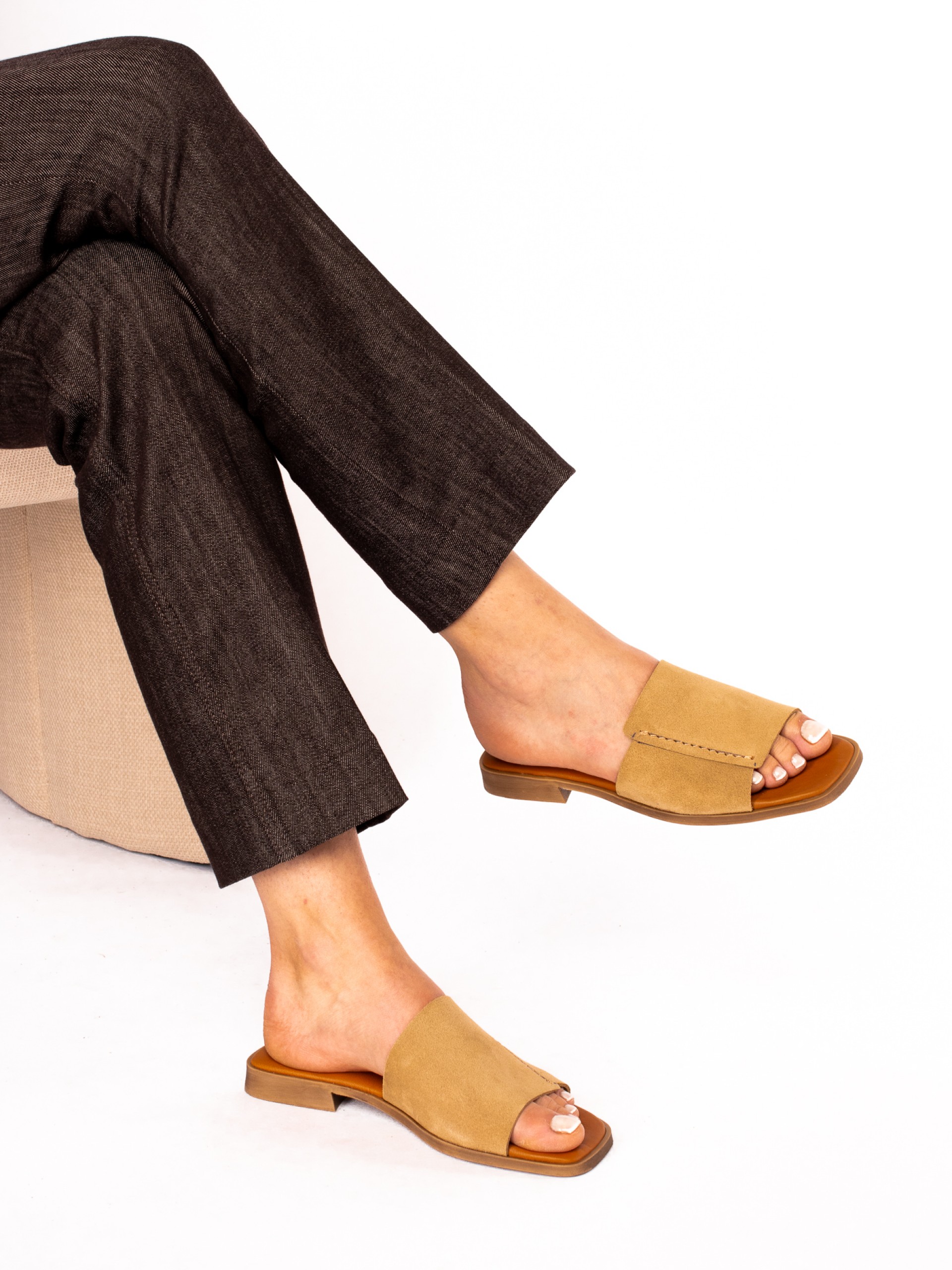 Chinela de Gáspea larga em Camurça