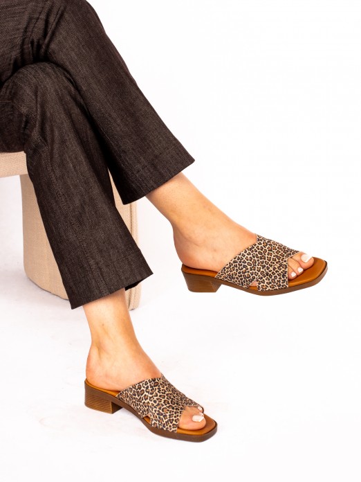 Chinela de Salto em  Animal Print