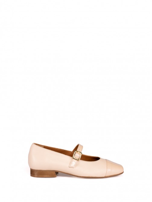 Mary Jane shoes with toe detail in Varnish