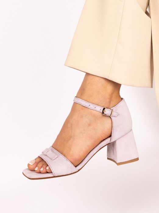 Sandlia Salto Alto com Detalhe de Lao em Camura