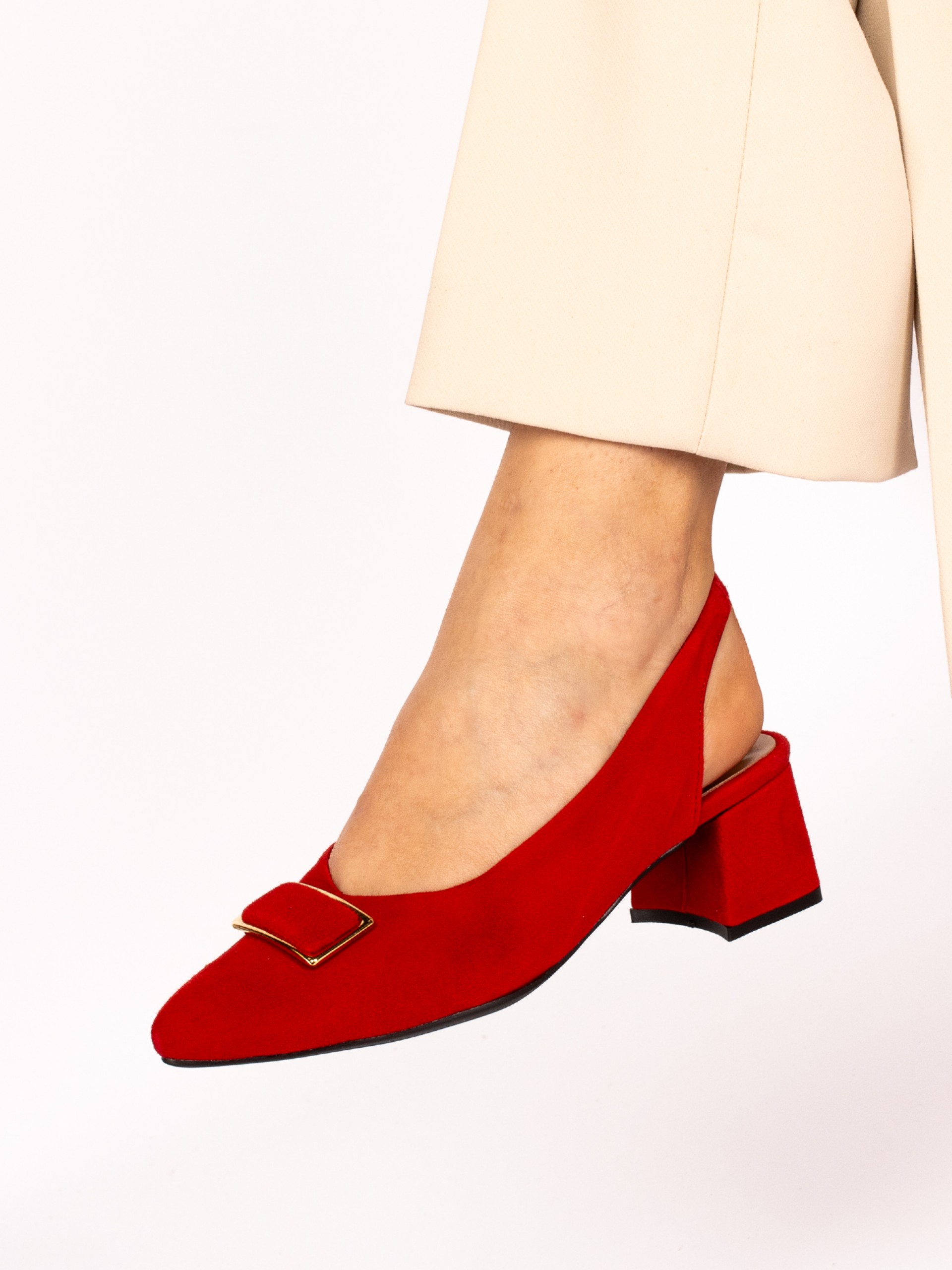 Heel Shoe with Application