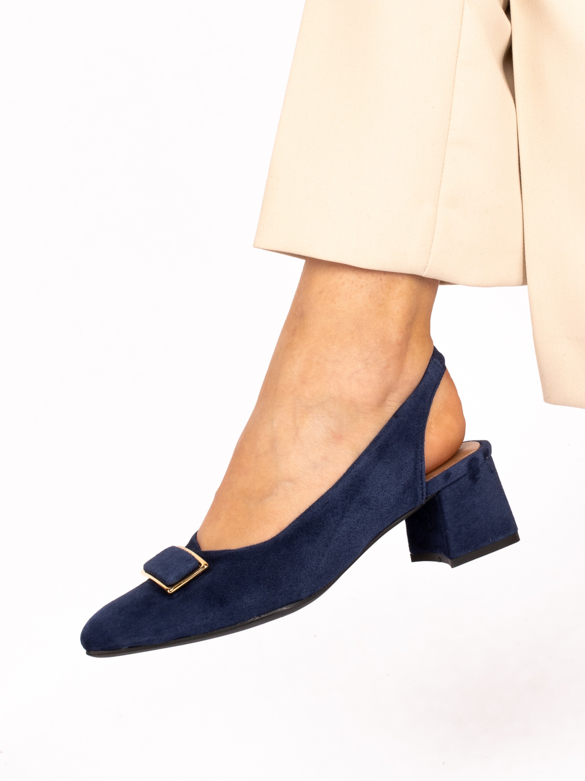 Heel Shoe with Application