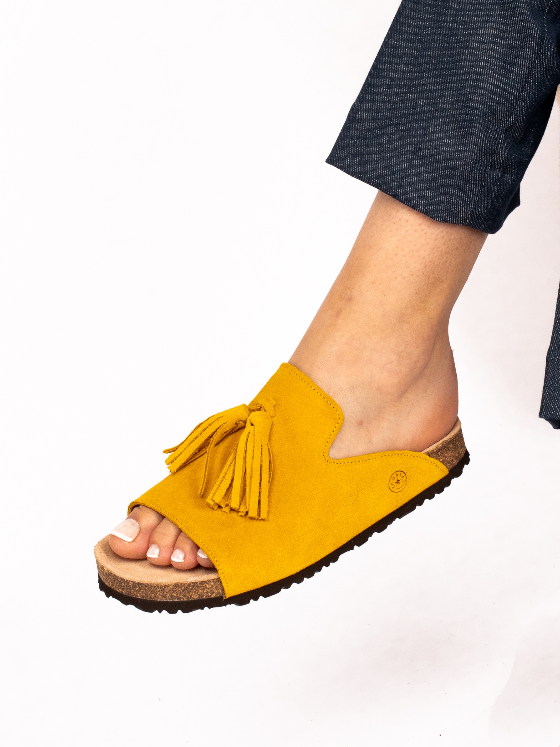 Chinela Bio com Berloques em Camurça