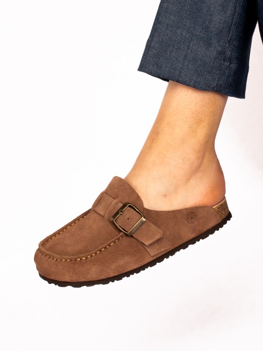 Clogs em Camurça com Fivela Clogs em Camurça com Fivela