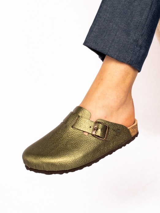 Clogs in Metallic Leather