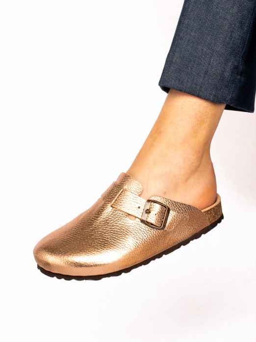 Clogs in Metallic Leather
