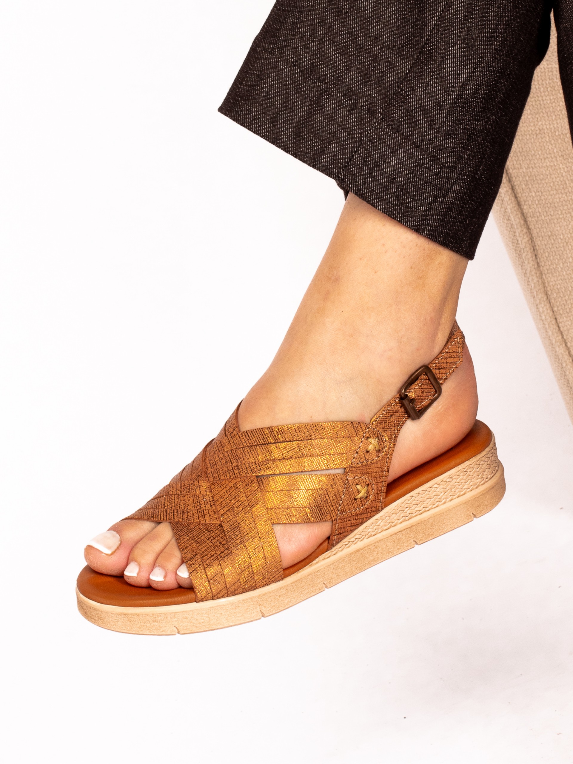 Sandália de Tiras cruzadas em Pele Fantasia