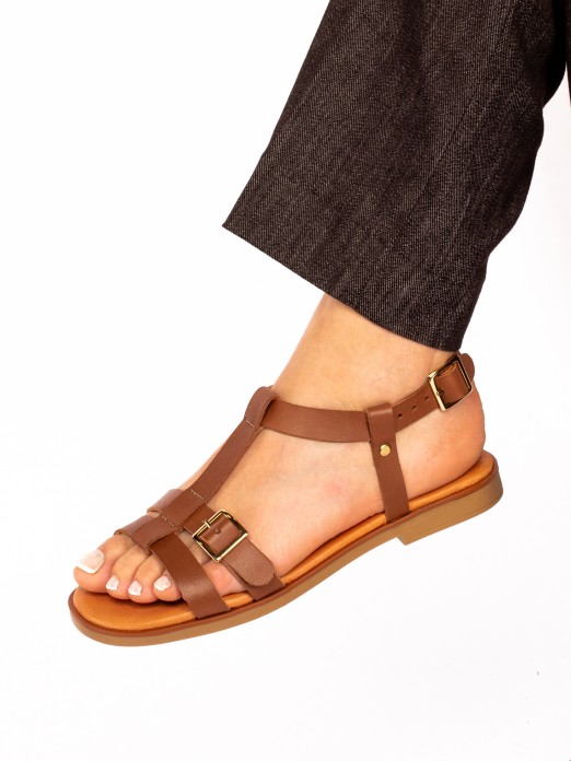 Sandlias com Fivela em Pele