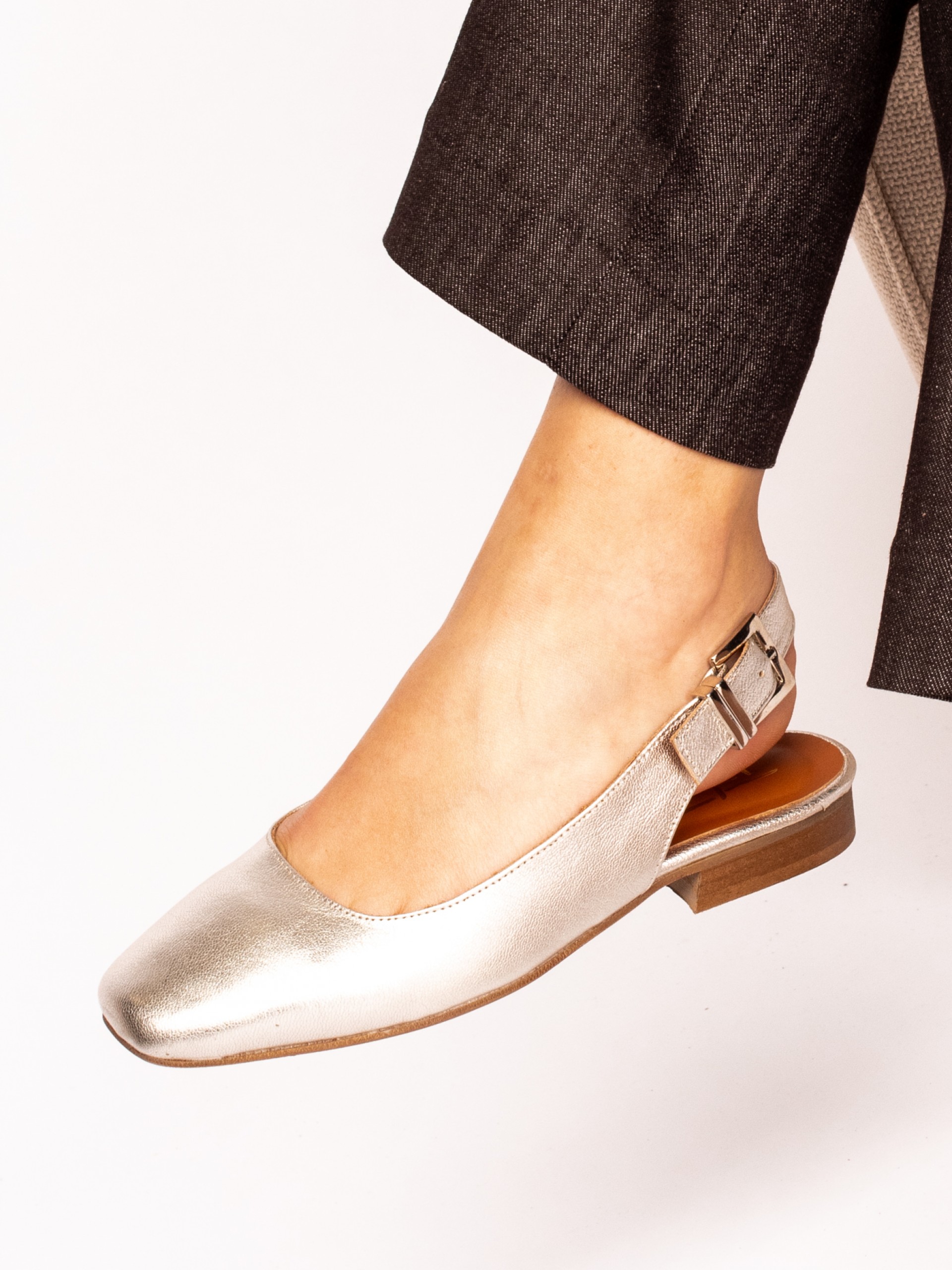 Shoe with Buckle
in Laminated Leather