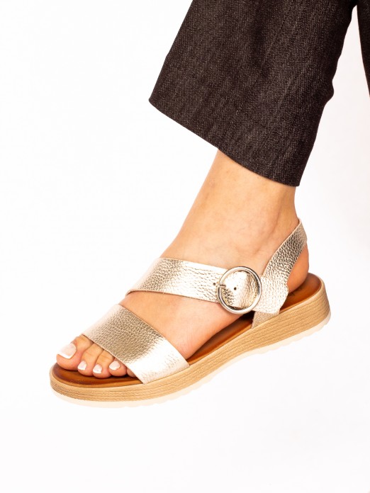 Round Buckle Platform Sandal in Laminated Leather