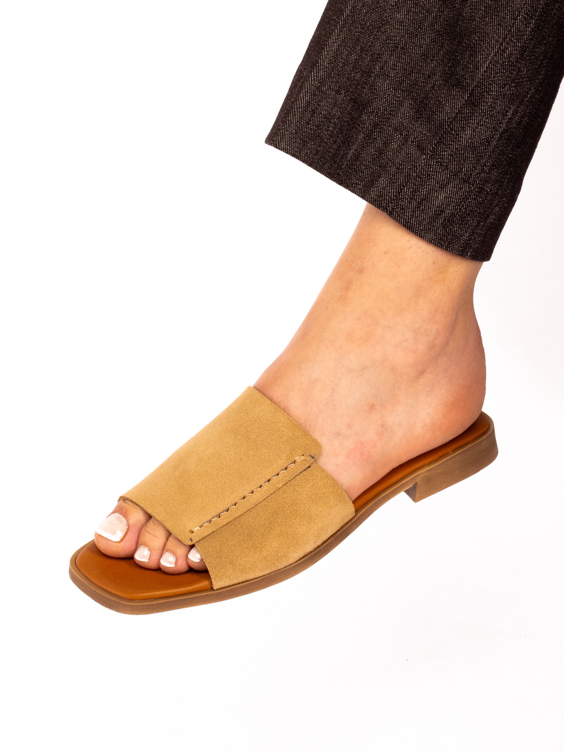 Chinela de Gáspea larga em Camurça