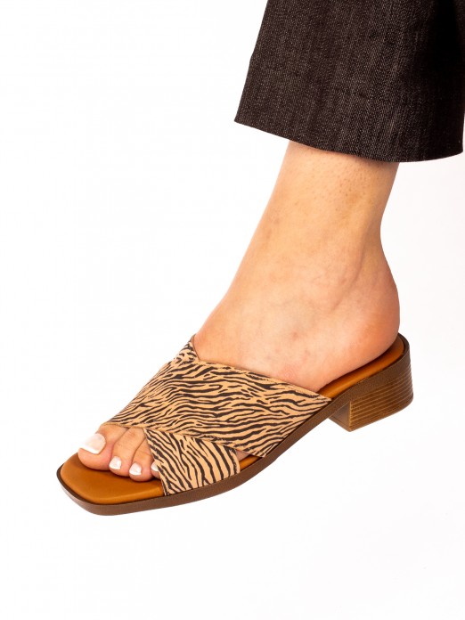 Chinela de Salto em  Animal Print