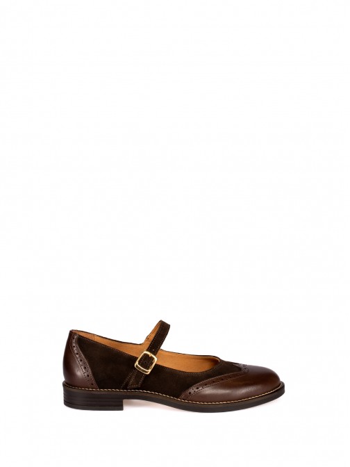Leather and suede Mary Jane shoes with perforated