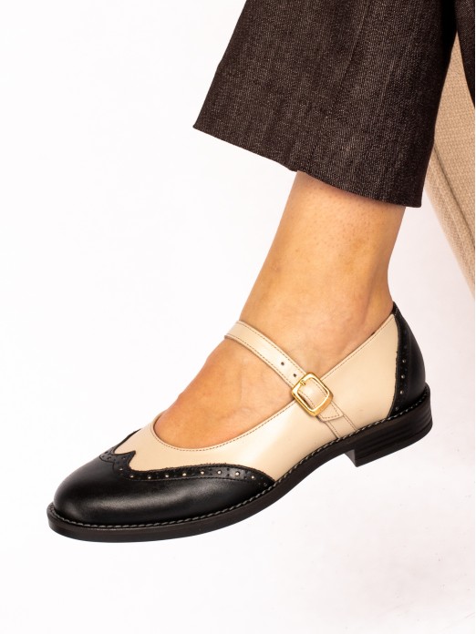 Leather Mary Jane shoes with perforated detail