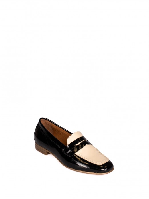 Mocassim bicolor em Verniz com Travesso