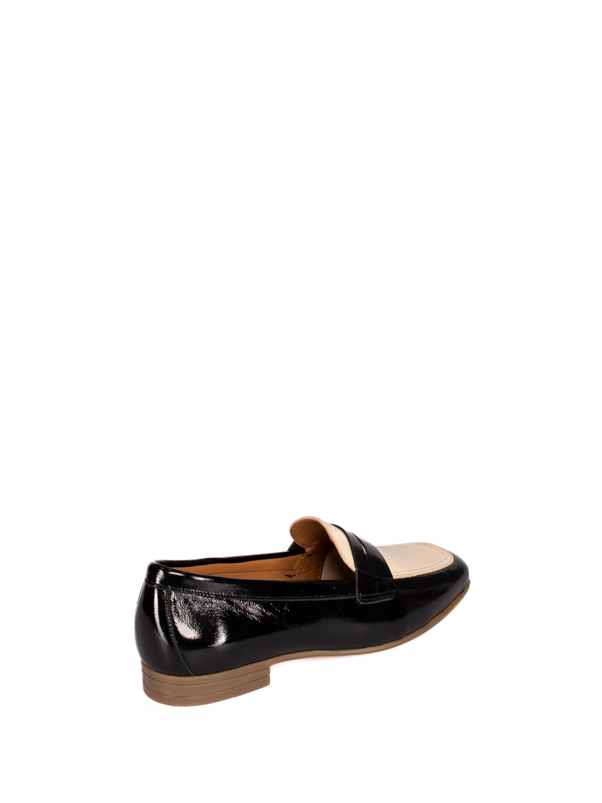 Two-tone loafer in patent leather with cross