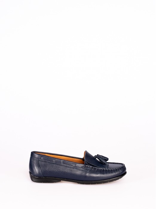 Classic leather moccasin with charms