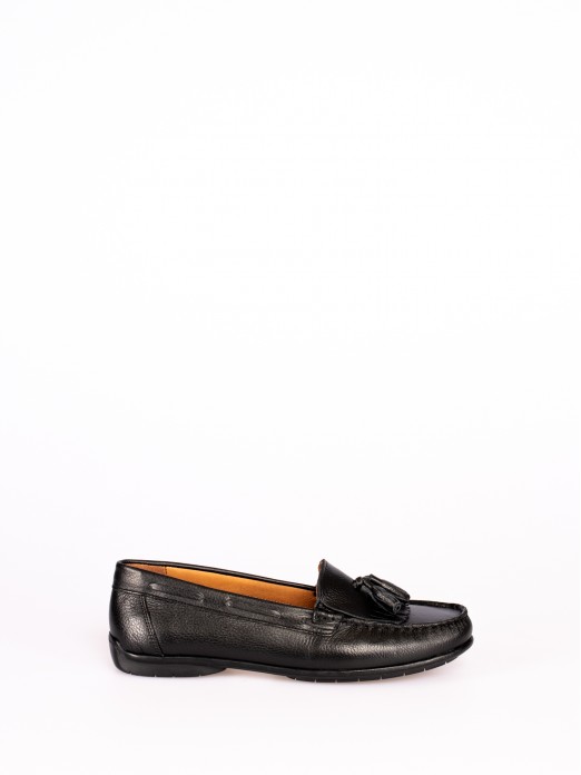 Classic leather moccasin with charms