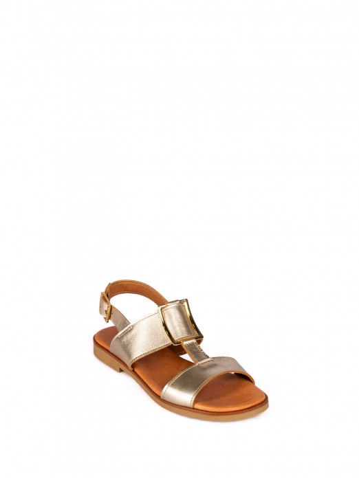 Sandlias em Pele com detalhe Dourado