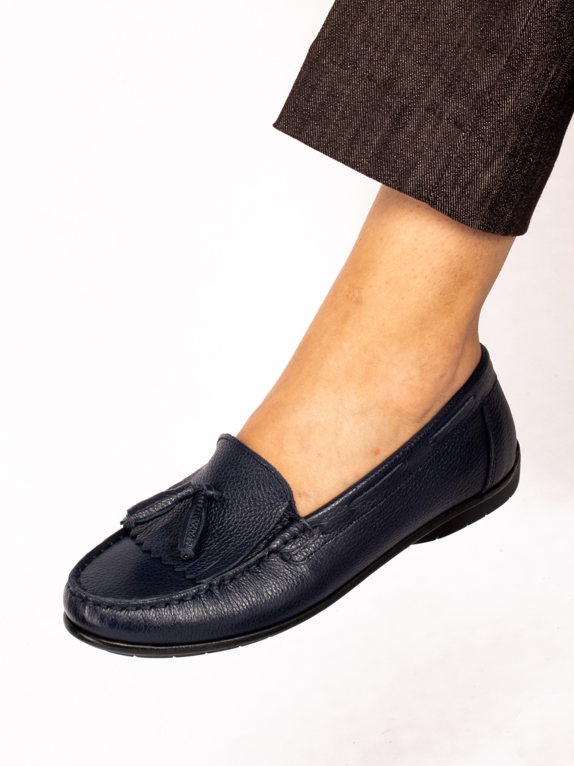 Classic leather moccasin with charms