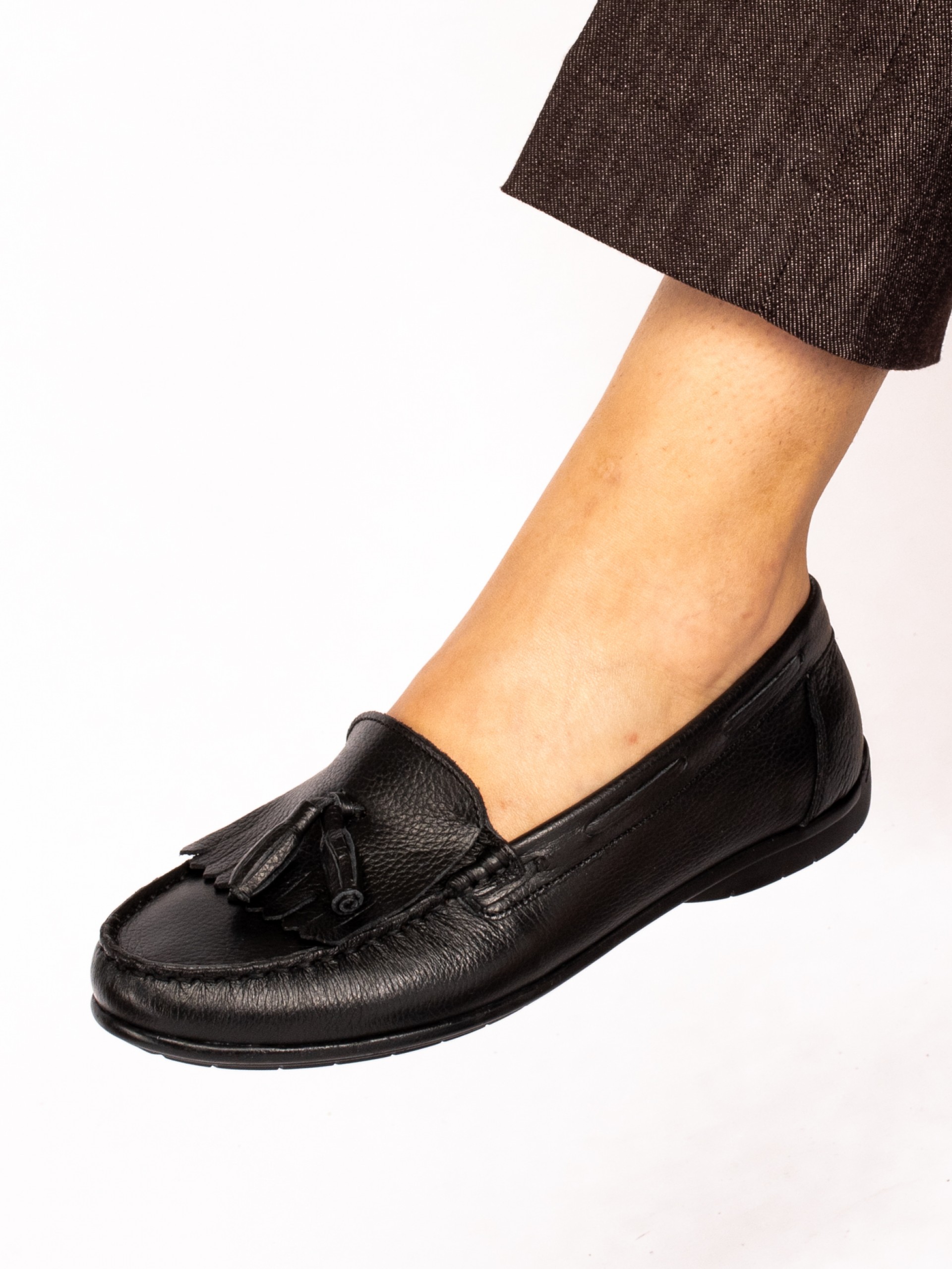 Classic leather moccasin with charms