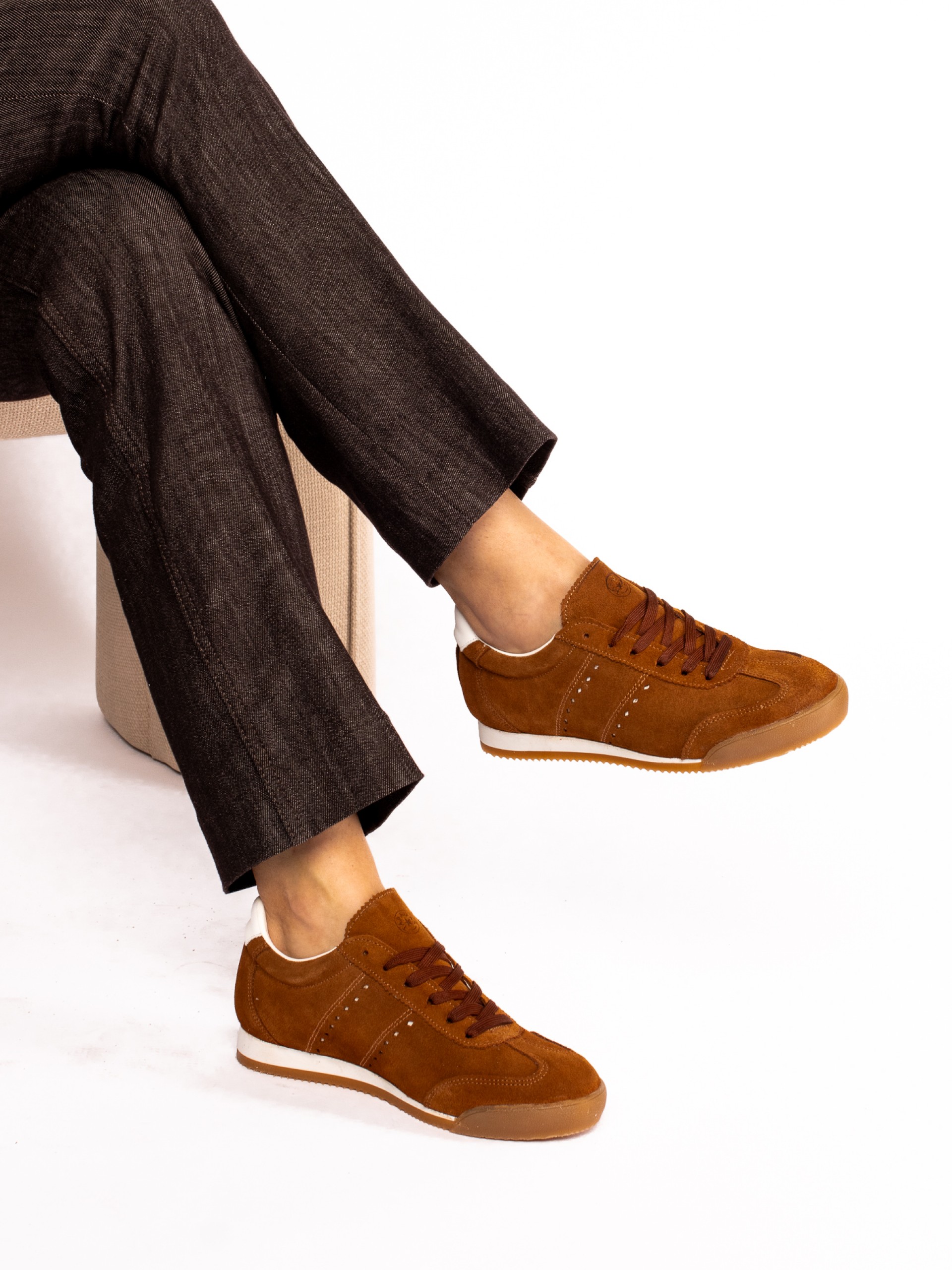 Sapato Desportivo em Camurça