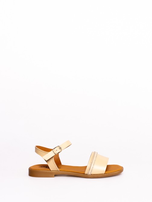 Flat Sandal with Shiny Strap