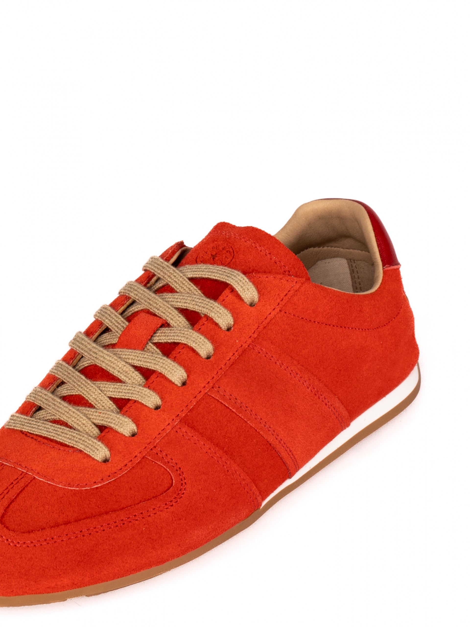 Sapato Desportivo Sola Fina em Camurça