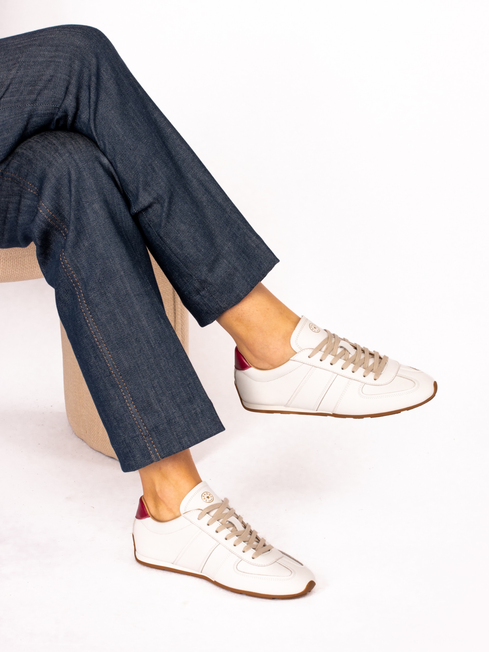 Thin Sole Leather Sports Shoe