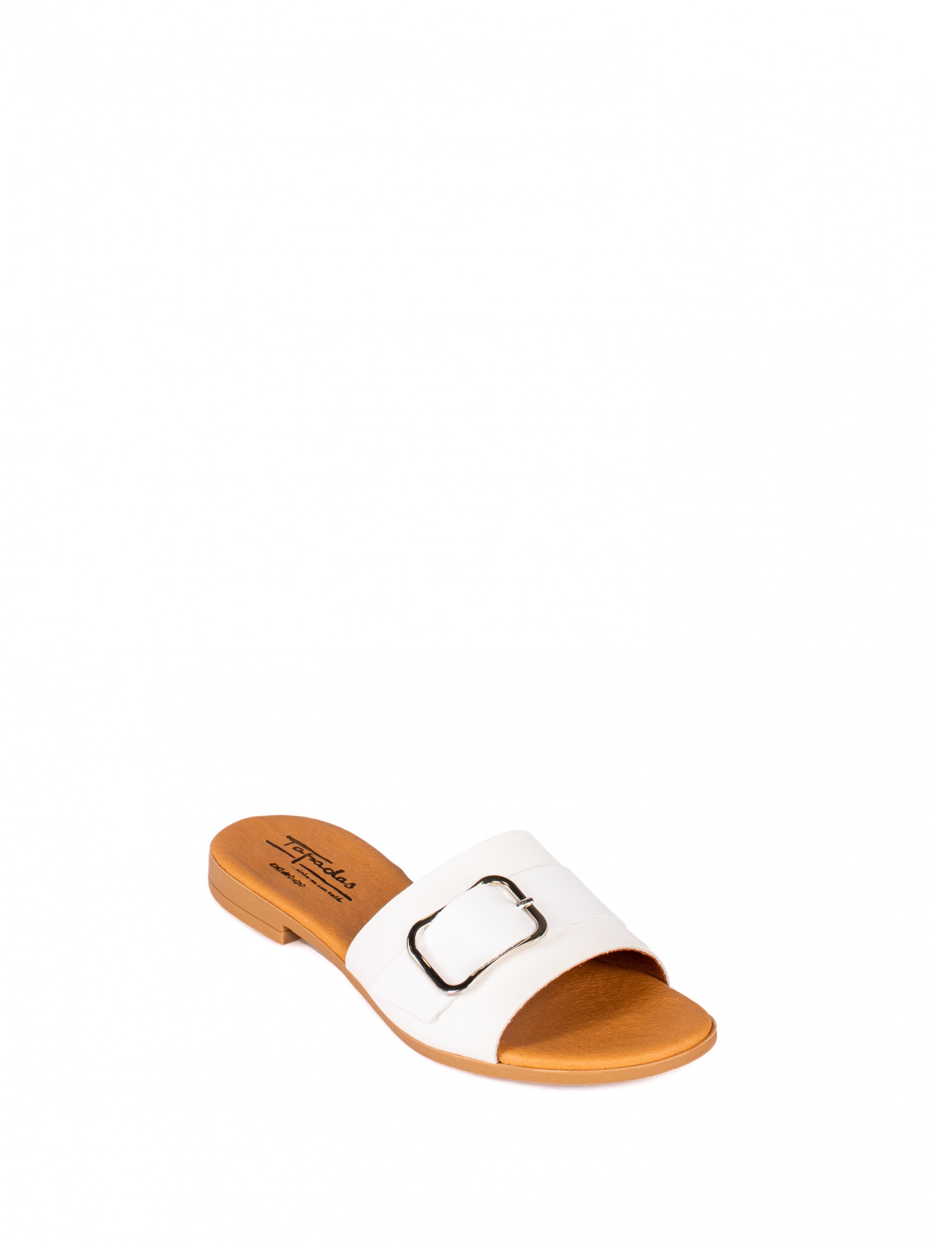 Chinela em Pele com Detalhe de fivela