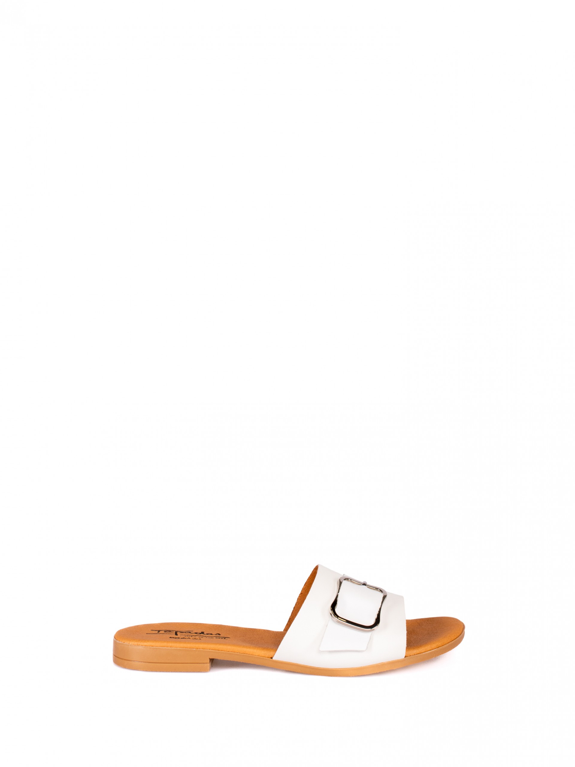 Chinela em Pele com Detalhe de fivela