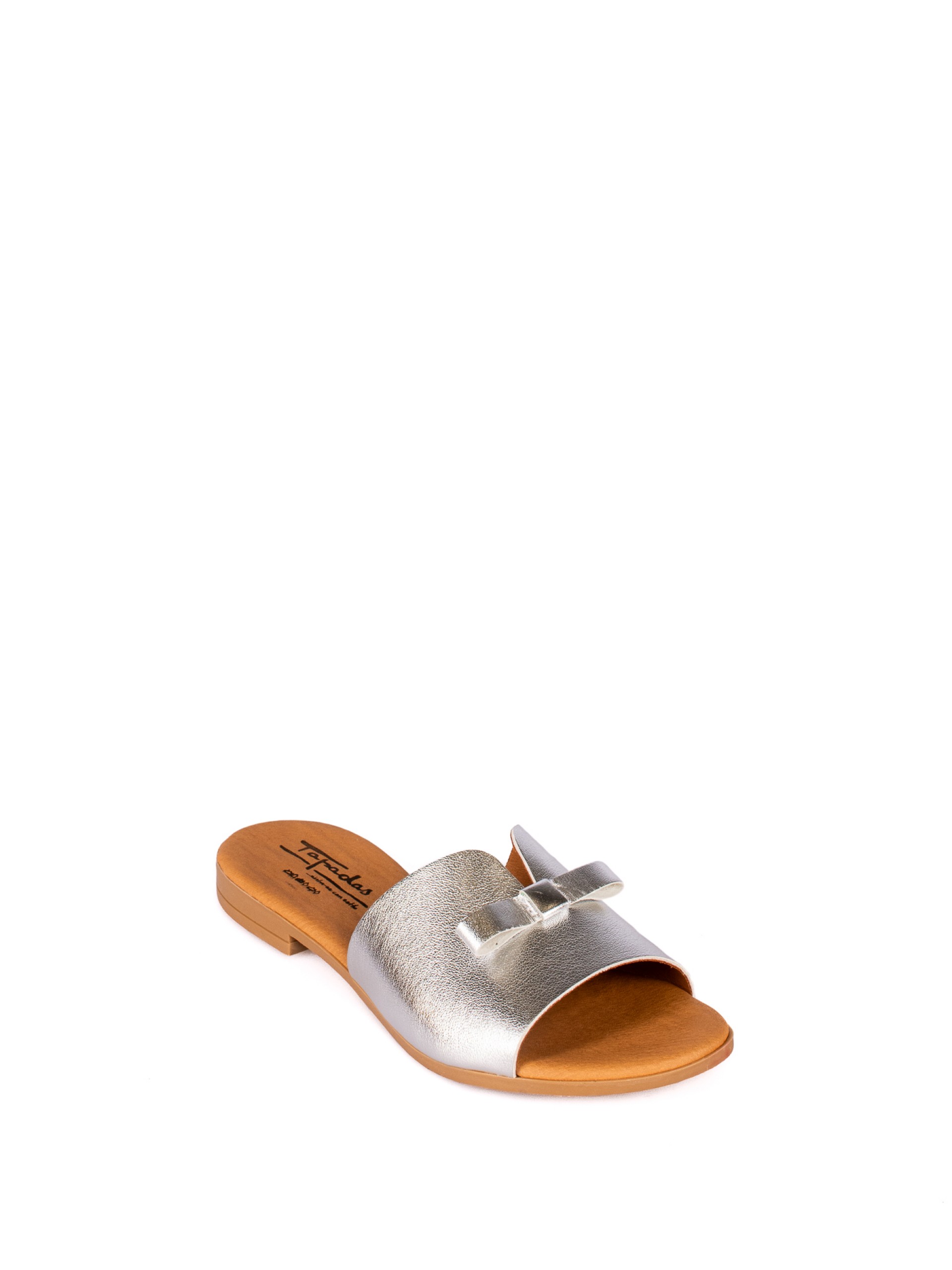 Chinela com Detalhe de Laço em Pele