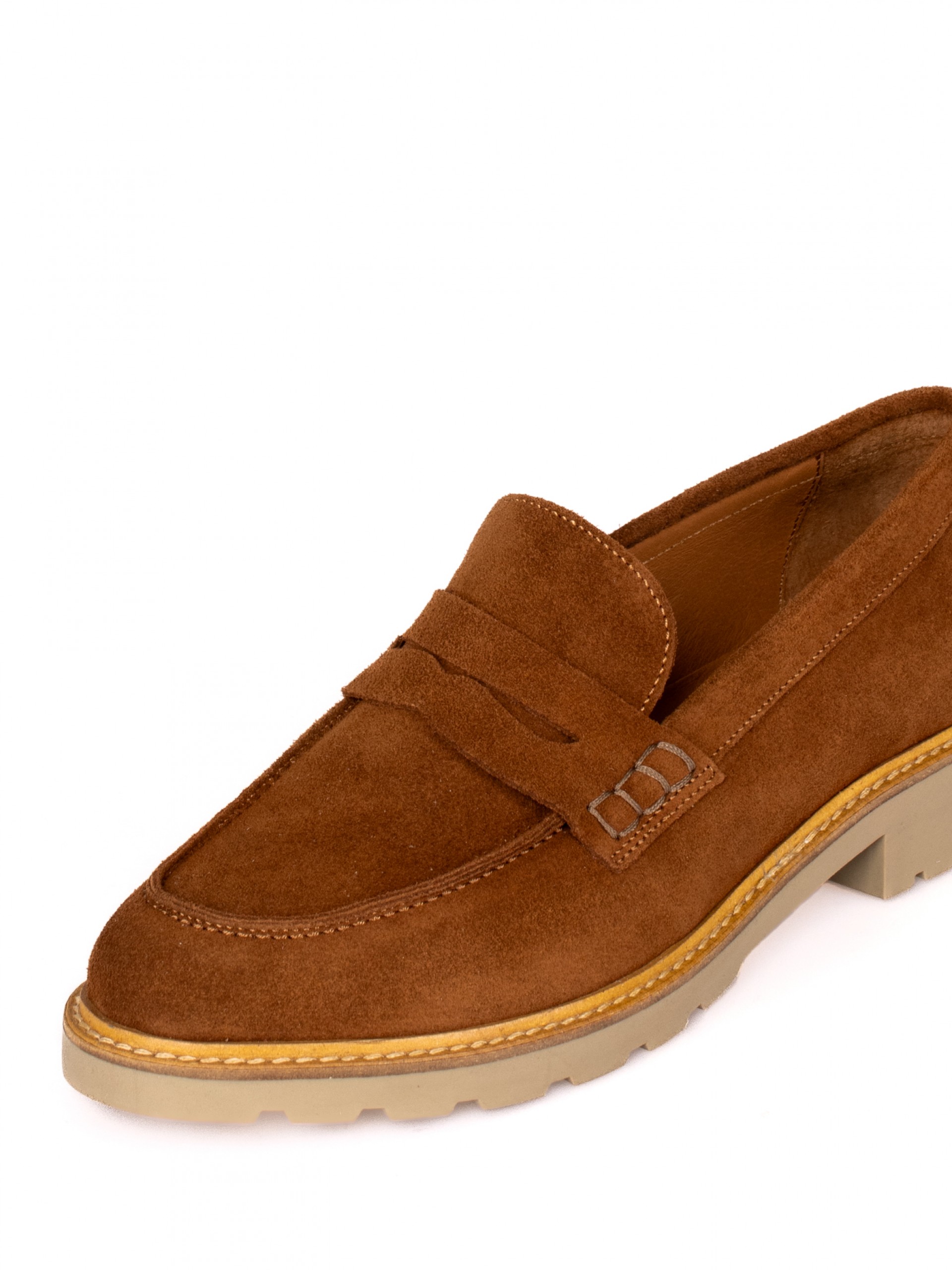 Sapato Lotus em Camurça