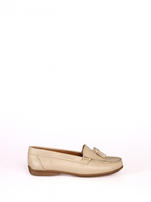 Classic leather moccasin with charms